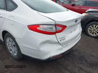 2013 Ford Fusion S with VIN 3FA6P0G72DR256077, listed as a IAAI auction lot 41781341 with 133,288 mi miles and . Bid and sale history available at carsss.com. Image 6.
