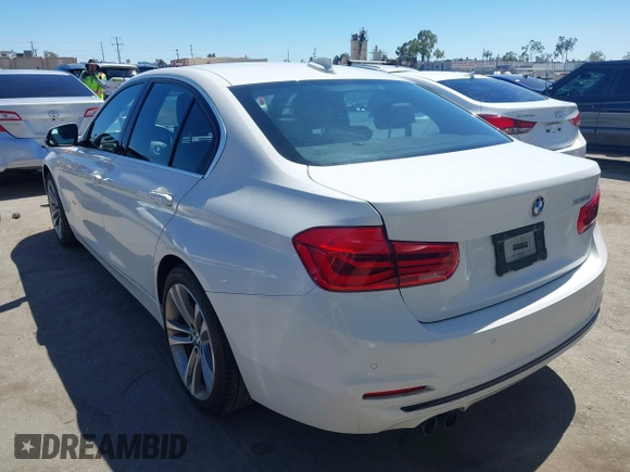 2017 BMW 3 Series 330i с VIN WBA8B9G55HNU50399, выставлен на аукционе IAAI как лот 42630561 с пробегом 60 176 миль миль и . История ставок и продаж доступна на DreamBid. Изображение 3.