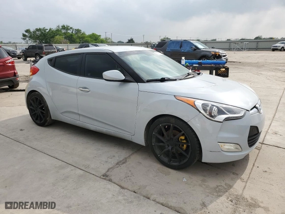 2014 Hyundai Veloster with VIN KMHTC6AD8EU213282, listed as a Copart auction lot 51631815 with 161,689 mi miles and Clean Title. Bid and sale history available at carsss.com. Image 4.