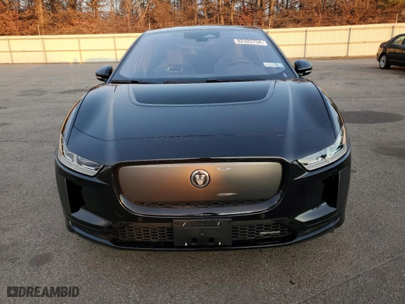 2024 Jaguar I-PACE R-Dynamic HSE with VIN SADHM2S19R1632208, listed as a Copart auction lot 82325754 with 3,281 mi miles and Salvage Title. Bid and sale history available at carsss.com. Image 5.