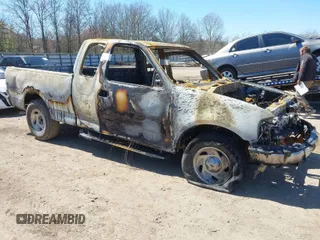 2002 Ford F-150 XL with VIN 1FTRX17L02NB15843, listed as a IAAI auction lot 41836759 with 1 mi miles. Bid and sale history available at carsss.com. Image 1.