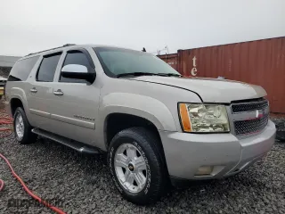 2007 Chevrolet Suburban LT with VIN 3GNFK16347G248390, listed as a Copart auction lot 44338025 with 322,147 mi miles and Salvage Title. Bid and sale history available at carsss.com. Image 4.