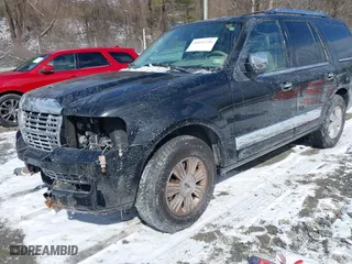 2007 Lincoln Navigator with VIN 5LMFU285X7LJ09190, listed as a IAAI auction lot 41611256 with 185,879 mi miles. Bid and sale history available at carsss.com. Image 2.