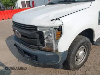 2018 Ford F-250 XL with VIN 1FDBF2A62JEC21198, listed as a IAAI auction lot 42362024 with 104,276 mi miles and . Bid and sale history available at DreamBid. Image 6.