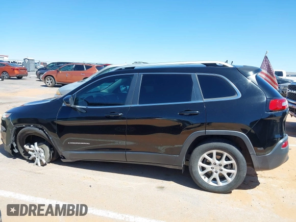 2017 Jeep Cherokee Latitude with VIN 1C4PJLCB4HW586821, listed as a IAAI auction lot 42041642 with 94,161 mi miles and . Bid and sale history available at DreamBid. Image 14.