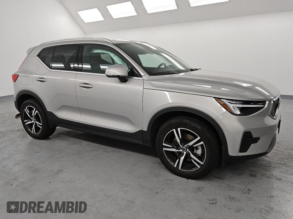 2024 Volvo XC40 Core Bright Theme with VIN YV4L12UK0R2343309, listed as a Copart auction lot 80391504 with 11,603 mi miles and Clean title. Bid and sale history available at DreamBid. Image 4.