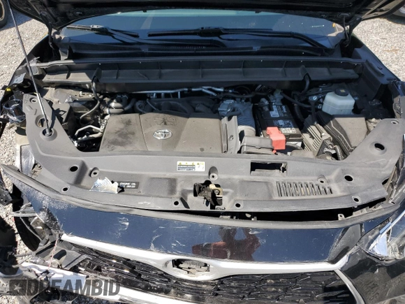 2021 Toyota Highlander L with VIN 5TDZZRAH8MS515126, listed as a Copart auction lot 52417775 with 37,945 mi miles and Salvage title. Bid and sale history available at DreamBid. Image 13.