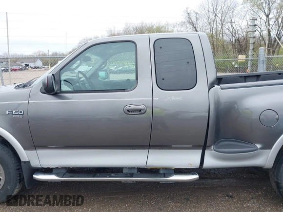 2002 Ford F-150 XL with VIN 2FTRX08L22CA40965, listed as a IAAI auction lot 41900369 with 126,015 mi miles and . Bid and sale history available at DreamBid. Image 14.