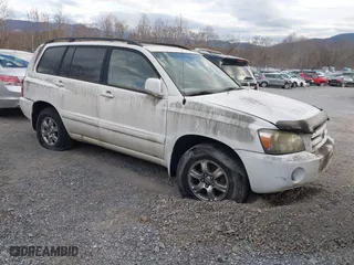2004 Toyota Highlander with VIN JTEEP21A240036598, listed as a IAAI auction lot 41696106 with 145,242 mi miles. Bid and sale history available at carsss.com. Image 1.