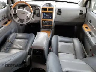 2007 Chrysler Aspen Limited z VIN 1A8HW582X7F523501, wystawiony jako Copart lot #54891835 z przebiegiem 204 099 mil mil oraz Szkoda całkowita • Salvage title. Historia ofert i sprzedaży dostępna na DreamBid. Obrazek 8.