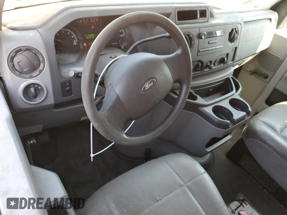 2010 Ford Econoline Cargo Commercial z VIN 1FTNE2EL0ADA17719, wystawiony jako Copart lot #59343765 z przebiegiem 85 417 mil mil oraz Tytuł czysty. Historia ofert i sprzedaży dostępna na DreamBid. Obrazek 8.
