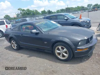 2007 Ford Mustang GT Deluxe с VIN 1ZVHT82H875281518, выставлен на аукционе IAAI как лот 42633779 с пробегом 238 474 миль миль и . История ставок и продаж доступна на DreamBid. Изображение 13.