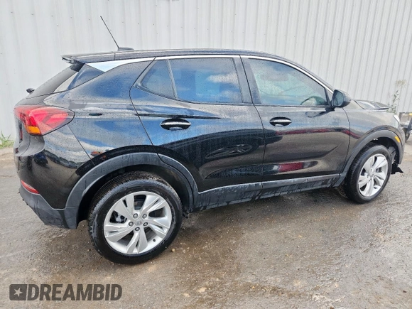 2024 Buick Encore GX Preferred z VIN KL4AMCSL7RB216831, wystawiony jako Copart lot #59699115 z przebiegiem 14 484 mil mil oraz Czysty tytuł • Clean title. Historia ofert i sprzedaży dostępna na DreamBid. Obrazek 3.