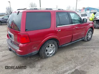 2006 Lincoln Navigator Luxury with VIN 5LMFU28596LJ09096, listed as a IAAI auction lot 41817585 with 179,399 mi miles. Bid and sale history available at carsss.com. Image 4.