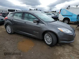 2016 Ford Focus Electric z VIN 1FADP3R45GL221550, wystawiony jako Copart lot #43874655 z przebiegiem 70 651 mil mil oraz Szkody całkowita. Historia ofert i sprzedaży dostępna na DreamBid. Obrazek 4.