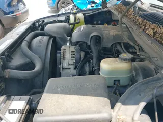 2001 GMC Sierra 1500 SLE с VIN 2GTEC19V711166877, выставлен на аукционе IAAI как лот 42587631 с пробегом 122 395 миль миль и . История ставок и продаж доступна на DreamBid. Изображение 14.