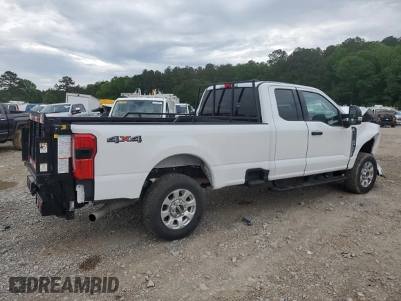 2024 Ford F-250 XL with VIN 1FT7X2BN9REF65104, listed as a Copart auction lot 54194385 with 8,522 mi miles and Salvage Title. Bid and sale history available at DreamBid. Image 3.