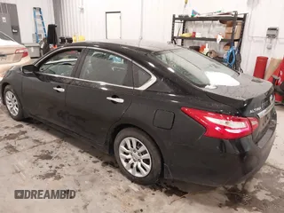 2016 Nissan Altima S with VIN 1N4AL3AP5GN324041, listed as a IAAI auction lot 41702011 with 60,317 mi miles and . Bid and sale history available at carsss.com. Image 3.