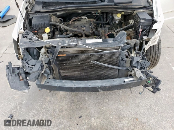 2008 Chrysler Town & Country Touring with VIN 2A8HR54P68R841618, listed as a Copart auction lot 48199205 with 153,058 mi miles and Salvage title. Bid and sale history available at DreamBid. Image 13.