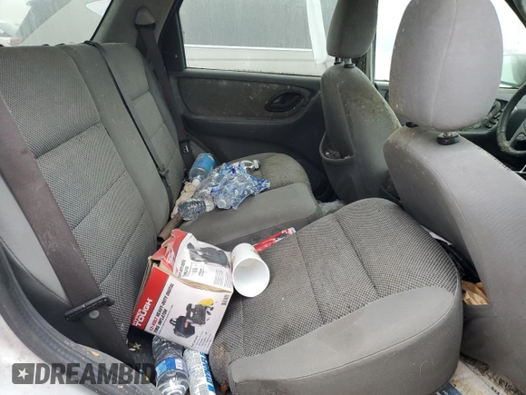 2005 Ford Escape XLT with VIN 1FMYU03135DA00081, listed as a Copart auction lot 74485414 with 0 mi miles and Salvage Title. Bid and sale history available at carsss.com. Image 10.