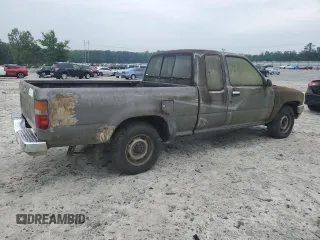 1989 Toyota Pickup DLX z VIN JT4RN93P5K0008068, wystawiony jako Copart lot #58843695 z przebiegiem 285 895 mil mil oraz Tytuł czysty. Historia ofert i sprzedaży dostępna na DreamBid. Obrazek 3.