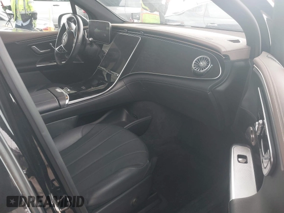 2023 Mercedes-Benz EQE 350+ z VIN 4JGGM2BB6PA001392, wystawiony jako IAAI lot #41859114 z przebiegiem 15 947 mil mil oraz . Historia ofert i sprzedaży dostępna na DreamBid. Obrazek 5.