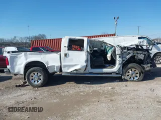 2010 Ford Super Duty F-250 SRW XL with VIN 1FTSW2BR3AEA55870, listed as a IAAI auction lot 41475048 with 1 mi miles. Bid and sale history available at carsss.com. Image 13.
