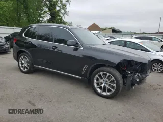 2020 BMW X5 xDrive40i z VIN 5UXCR6C05LLL82092, wystawiony jako Copart lot #55385695 z przebiegiem 28 599 mil mil oraz Szkoda całkowita • Salvage title. Historia ofert i sprzedaży dostępna na DreamBid. Obrazek 4.