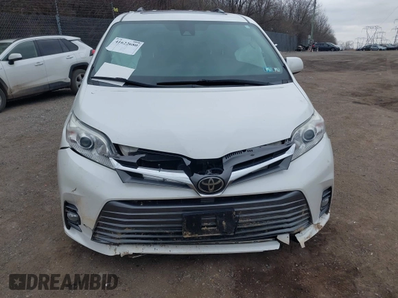 2018 Toyota Sienna XLE with VIN 5TDDZ3DC3JS197113, listed as a IAAI auction lot 41622680 with 70,308 mi miles. Bid and sale history available at carsss.com. Image 13.