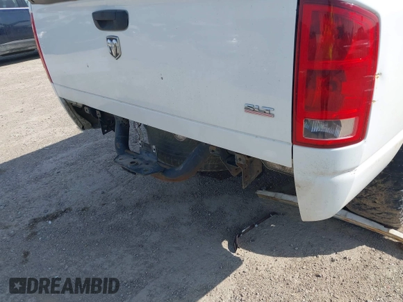 2006 Dodge 1500 SLT z VIN 1D7HA18N16S616993, wystawiony jako IAAI lot #42030201 z przebiegiem 153 562 mil mil oraz . Historia ofert i sprzedaży dostępna na DreamBid. Obrazek 6.