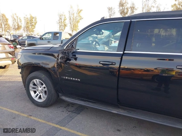 2019 Chevrolet Suburban LT with VIN 1GNSKHKC2KR190625, listed as a IAAI auction lot 41450952 with NaN miles. Bid and sale history available at carsss.com. Image 18.