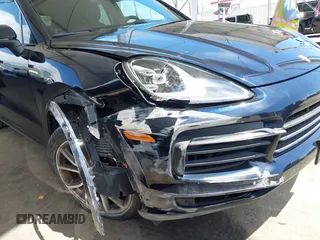 2023 Porsche Cayenne с VIN WP1AA2AY3PDA03428, выставлен на аукционе IAAI как лот 42003079 с пробегом 2 564 миль миль и . История ставок и продаж доступна на DreamBid. Изображение 20.