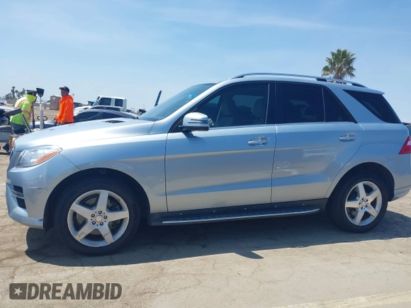 2014 Mercedes-Benz M 350 with VIN 4JGDA5JB4EA284192, listed as a IAAI auction lot 41979779 with 77,633 mi miles and . Bid and sale history available at carsss.com. Image 14.