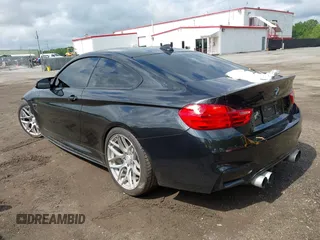 2016 BMW M4 z VIN WBS3R9C50GK337094, wystawiony jako IAAI lot #42167108 z przebiegiem 70 085 mil mil oraz . Historia ofert i sprzedaży dostępna na DreamBid. Obrazek 3.