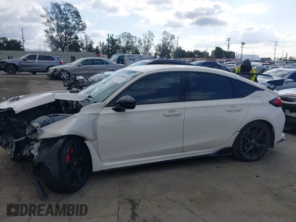 2024 Honda Civic Type R z VIN JHMFL5G42RX003041, wystawiony jako IAAI lot #41548644 z przebiegiem 7 395 mil mil oraz . Historia ofert i sprzedaży dostępna na DreamBid. Obrazek 15.