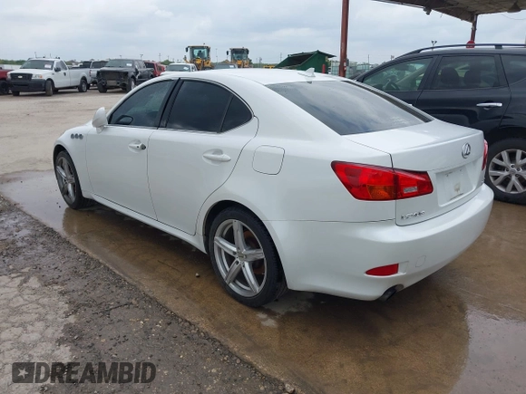 2008 Lexus IS with VIN JTHBK262285056915, listed as a IAAI auction lot 42025534 with 183,411 mi miles. Bid and sale history available at carsss.com. Image 3.
