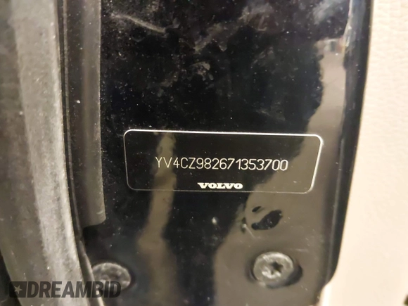 2007 Volvo XC90 I6 with VIN YV4CZ982671353700, listed as a IAAI auction lot 42011095 with 201,566 mi miles and . Bid and sale history available at DreamBid. Image 9.