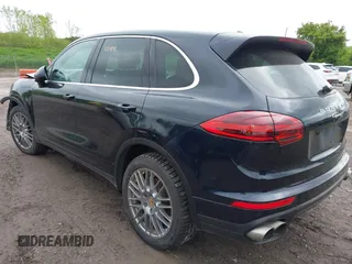 2017 Porsche Cayenne S z VIN WP1AB2A24HLA53402, wystawiony jako IAAI lot #42241178 z przebiegiem 140 801 mil mil oraz . Historia ofert i sprzedaży dostępna na DreamBid. Obrazek 3.