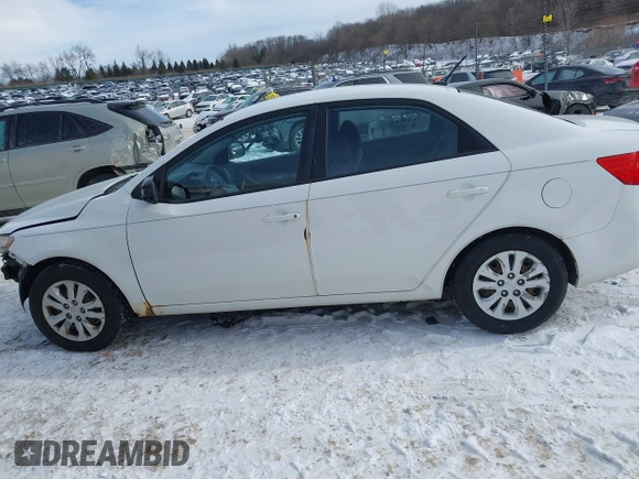 2010 Kia Forte EX z VIN KNAFU4A29A5881479, wystawiony jako IAAI lot #41618116 z przebiegiem 173 794 mil mil oraz . Historia ofert i sprzedaży dostępna na DreamBid. Obrazek 15.