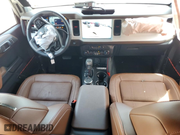 2024 Ford Bronco Heritage Limited Edition z VIN 1FMEE4GP4RLA74109, wystawiony jako Copart lot #56739705 z przebiegiem 6 656 mil mil oraz Szkoda całkowita • Salvage title. Historia ofert i sprzedaży dostępna na DreamBid. Obrazek 8.