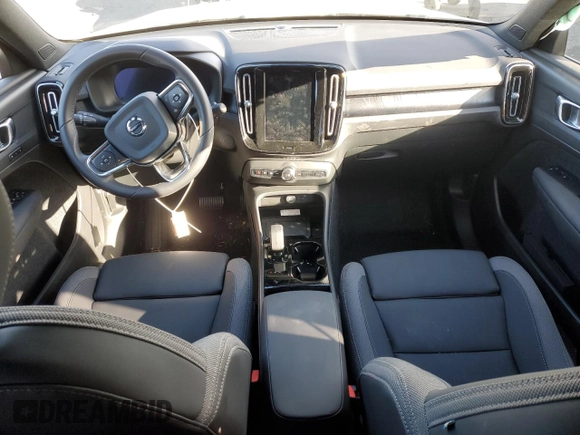 2023 Volvo XC40 Core с VIN YV4ED3UK8P2101970, выставлен на аукционе Copart как лот 73328854 с пробегом 4 912 миль миль и Списание • Salvage title. История ставок и продаж доступна на DreamBid. Изображение 8.