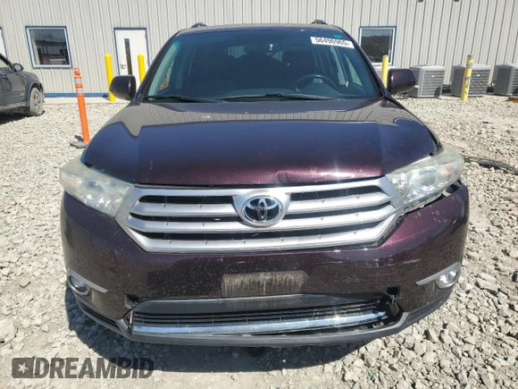 2011 Toyota Highlander z VIN 5TDBK3EH5BS074730, wystawiony jako Copart lot #56496965 z przebiegiem 133 214 mil mil oraz Czysty tytuł • Clean title. Historia ofert i sprzedaży dostępna na DreamBid. Obrazek 5.