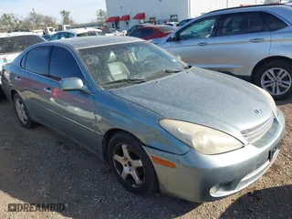 2002 Lexus ES 300 with VIN JTHBF30G420063870, listed as a IAAI auction lot 41789358 with 241,123 mi miles. Bid and sale history available at carsss.com. Image 1.