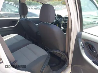 2007 Ford Escape XLS с VIN 1FMYU02Z57KB58377, выставлен на аукционе IAAI как лот 42715229 с пробегом 215 926 миль миль и . История ставок и продаж доступна на DreamBid. Изображение 8.