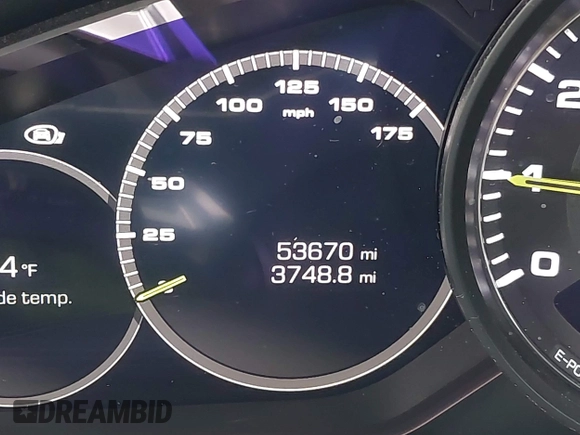 2019 Porsche Cayenne E-Hybrid z VIN WP1AE2AY0KDA52065, wystawiony jako IAAI lot #42687097 z przebiegiem 53 670 mil mil oraz . Historia ofert i sprzedaży dostępna na DreamBid. Obrazek 16.