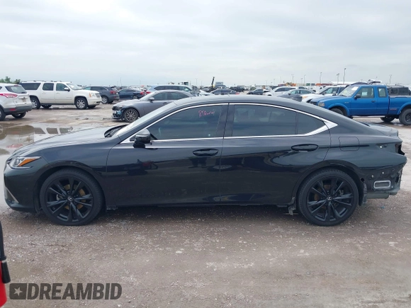 2022 Lexus ES 350 z VIN 58ADZ1B10NU124891, wystawiony jako IAAI lot #42422400 z przebiegiem 114 739 mil mil oraz . Historia ofert i sprzedaży dostępna na DreamBid. Obrazek 15.