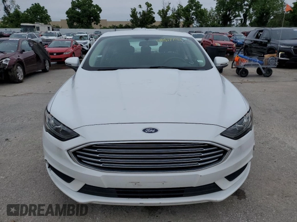2017 Ford Fusion SE z VIN 3FA6P0HD9HR123410, wystawiony jako Copart lot #59807795 z przebiegiem 131 641 mil mil oraz Czysty tytuł • Clean title. Historia ofert i sprzedaży dostępna na DreamBid. Obrazek 6.