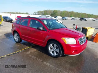 2012 Dodge Caliber SXT z VIN 1C3CDWDA3CD527491, wystawiony jako IAAI lot #42087081 z przebiegiem 139 400 mil mil oraz . Historia ofert i sprzedaży dostępna na DreamBid. Obrazek 1.