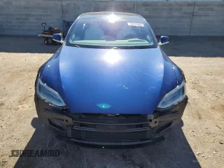 2019 Tesla Model S 100D with VIN 5YJSA1E40KF332077, listed as a Copart auction lot 53733965 with 33,098 mi miles and Salvage title. Bid and sale history available at DreamBid. Image 5.