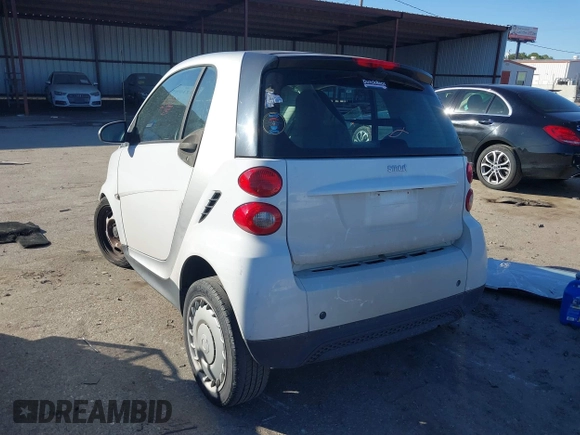 2015 Smart fortwo Passion z VIN WMEEJ3BA4FK788712, wystawiony jako IAAI lot #41219852 z przebiegiem 52 243 mil mil oraz . Historia ofert i sprzedaży dostępna na DreamBid. Obrazek 3.